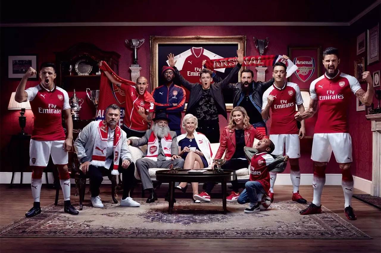 埃芬博格：希望未来乌尔比希成为拜仁一门，目前他是出色替补（埃芬博格：期待乌尔比希未来坐稳拜仁主力门将，当下他是可靠替补）