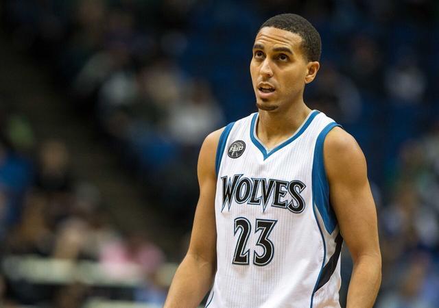 火箭险胜快船 申京复出贡献全面（火箭惊险力克快船 申京复出全能发挥）