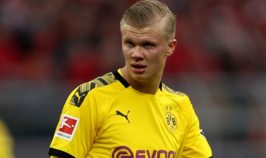 中超11月最佳球员候选：法比奥领衔，王燊超、吴曦、侯森在列（中超11月最佳球员候选出炉：法比奥领衔，王燊超、吴曦、侯森入围）