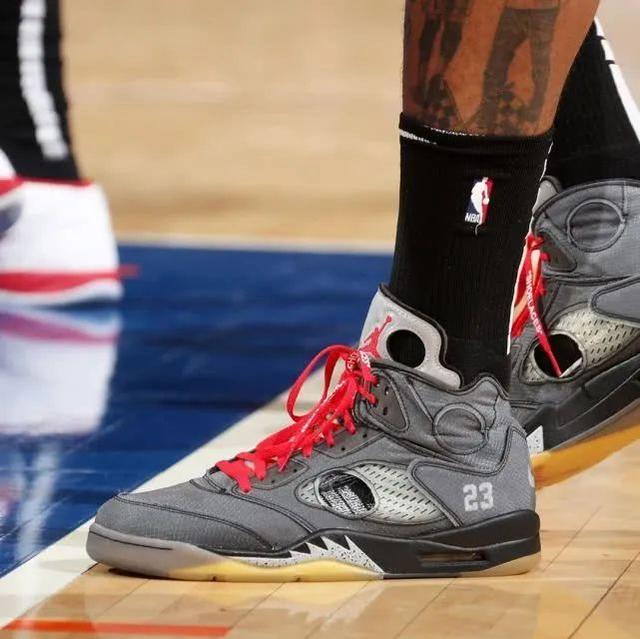 官方：拜仁女足与日本女足国脚谷川萌萌子续约至2029年（拜仁女足官宣与日本国脚谷川萌萌子续约，合同至2029年）