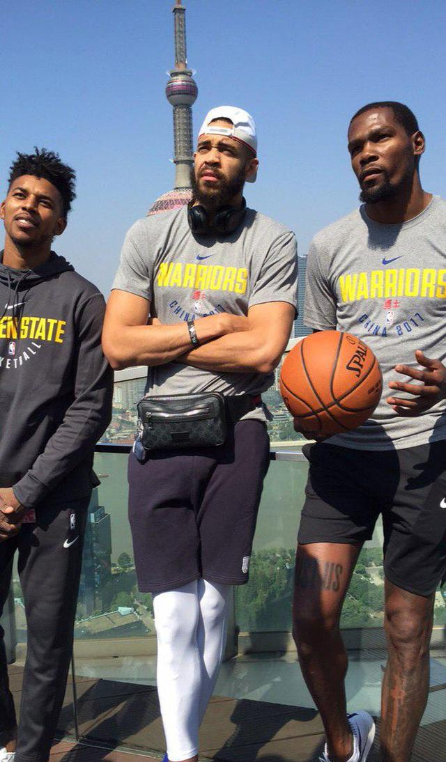 上赛季场均20分9.6板！媒体人：江苏签下前江西外援罗伯特（媒体：江苏签约前江西外援罗伯特，上赛季场均20分9.6篮板）