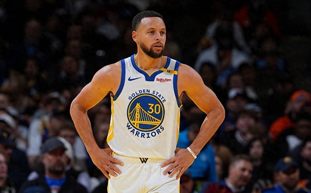 斯帕莱蒂与孔蒂的意甲逆转：那不勒斯击败尤文图斯，迎接新时代（那不勒斯逆袭尤文：斯帕莱蒂与孔蒂引领意甲新纪元）