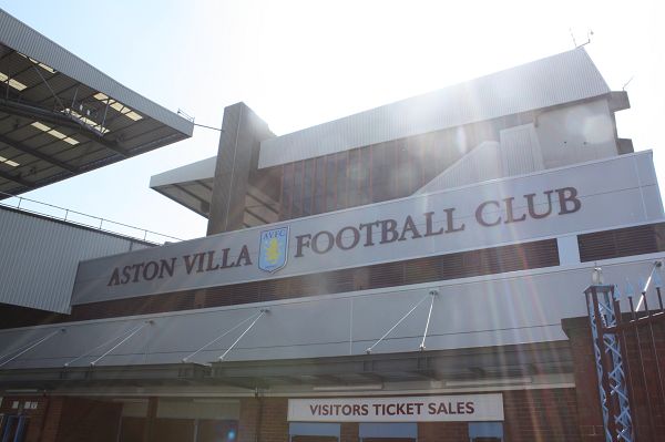 巧合！库里兄弟二人勇士生涯首秀均砍下14分（神奇巧合：库里兄弟勇士首秀同取14分）