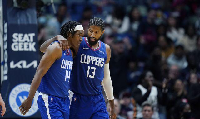 冯伯元：我小时候身体瘦到能看到肋骨，外号叫“非洲难民”（冯伯元：我小时候瘦得肋骨分明，还被起过绰号）