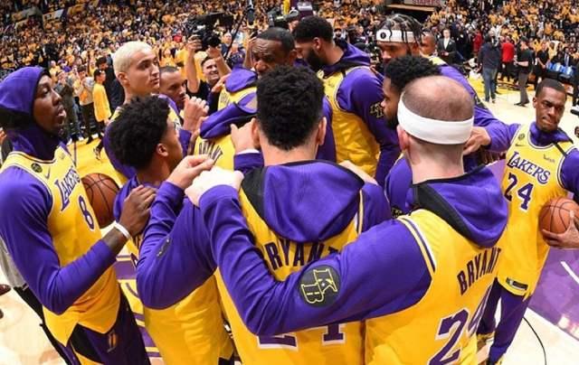 收藏级回忆：我的齐达内与 26 年绿茵时光（珍藏回忆：我与齐达内的26年绿茵之旅）