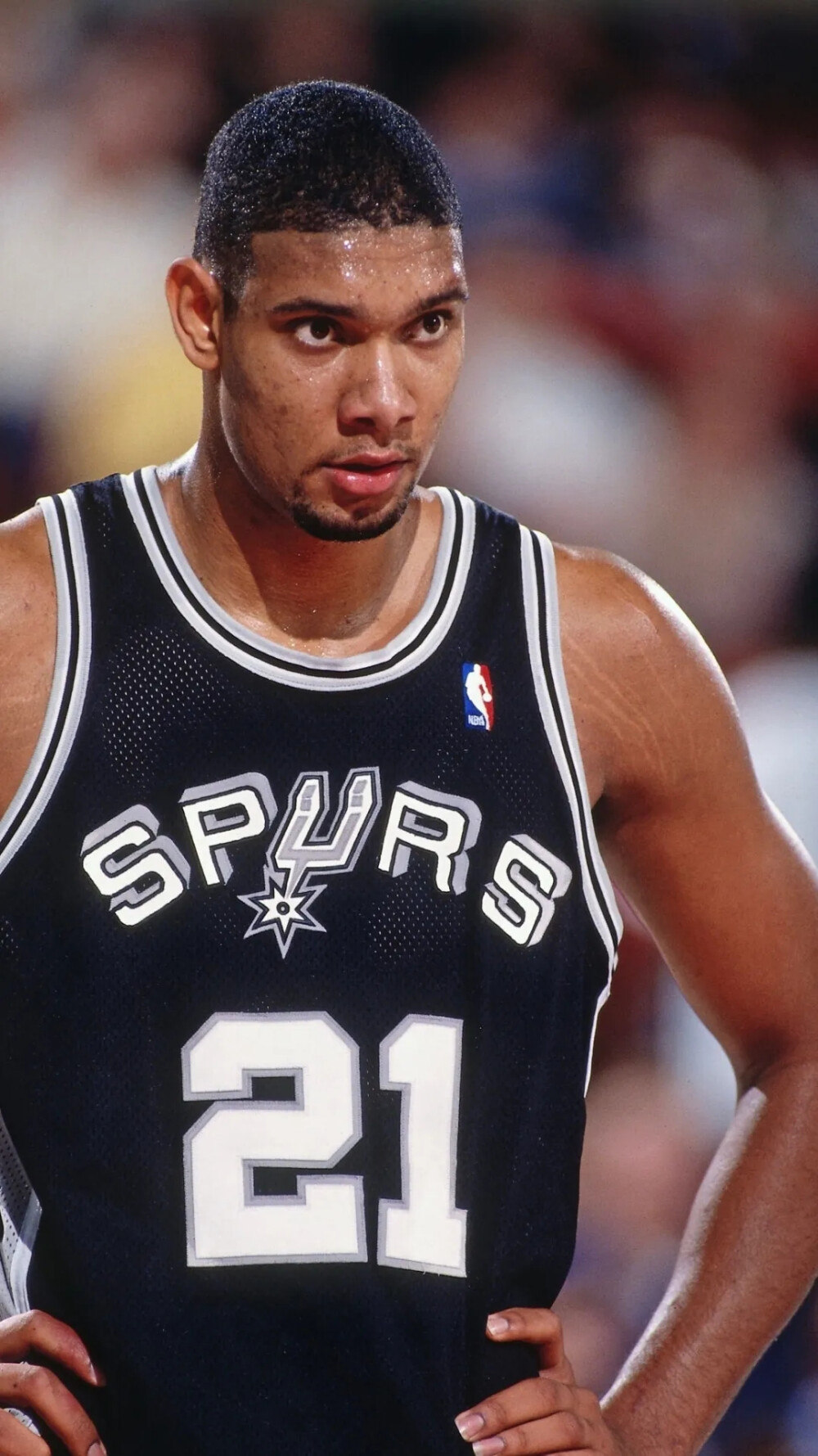 篮球CBA球队更换外援，期待改善进攻（CBA球队调整外援 力求提升进攻）