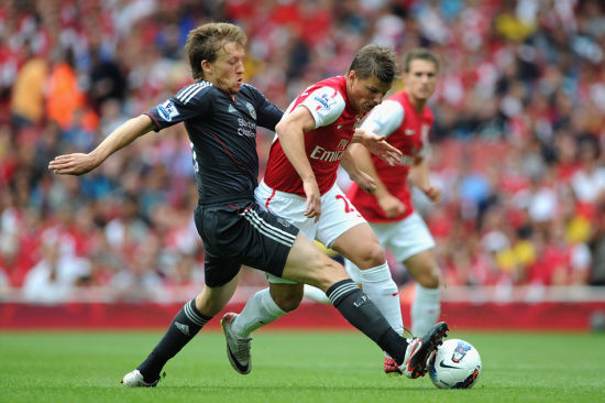 湖人浓眉哥篮下统治球队获胜（浓眉内线制霸助湖人取胜）